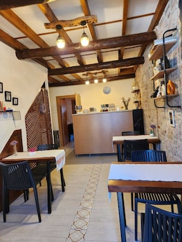 azra konuk evi