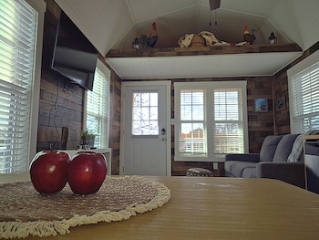 redbud tiny home resort