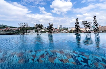 Arte Cheras Luxury Suites,,3 star