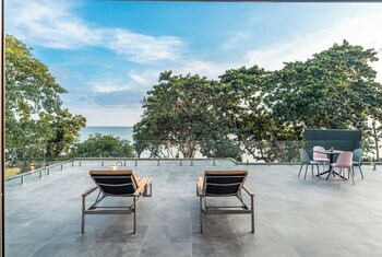 merbrisa rayong ao khai beachfront
