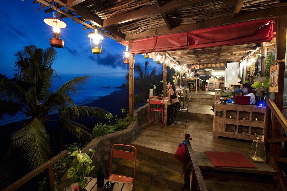 pondok pitaya hotel surfing and yoga