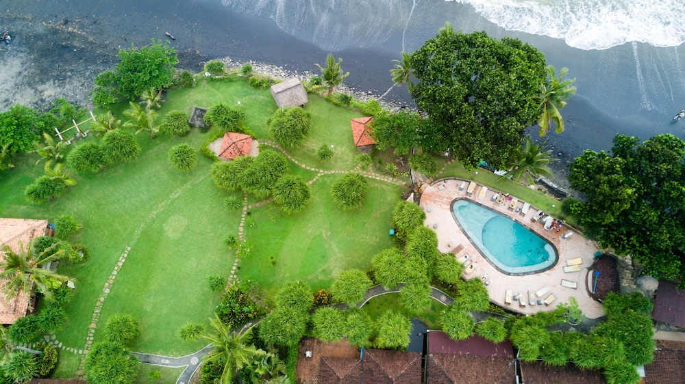 pondok pitaya hotel surfing and yoga