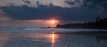 pondok pitaya hotel surfing and yoga