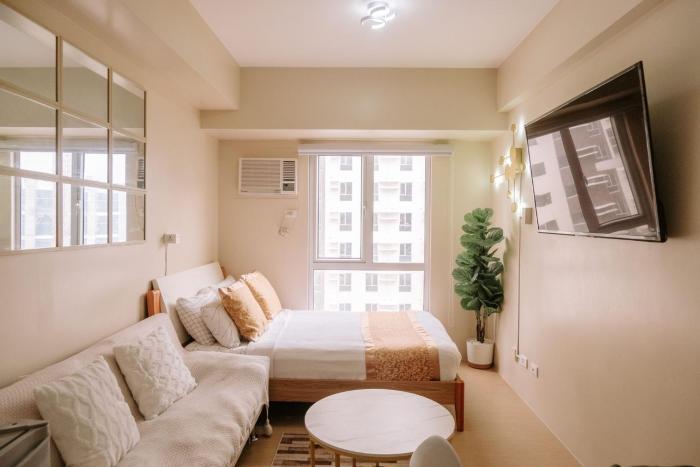 minimalist chic city loft
