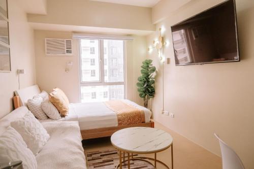 minimalist chic city loft