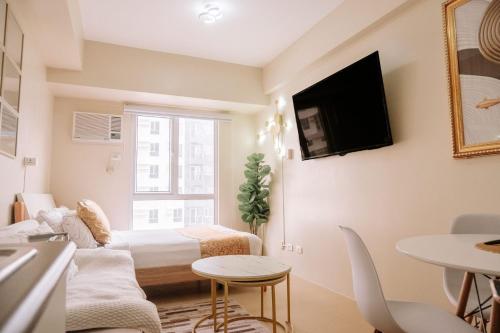 minimalist chic city loft