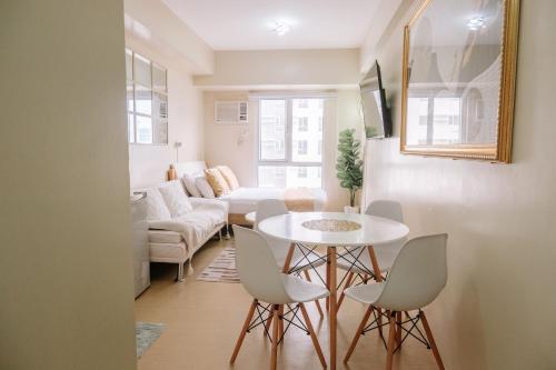 minimalist chic city loft