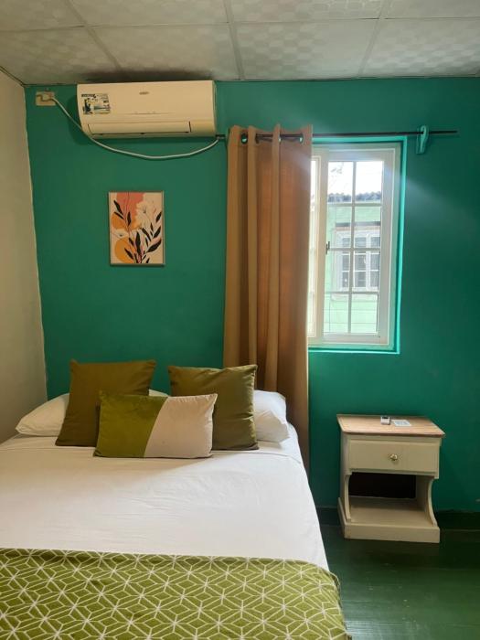 hostal cay