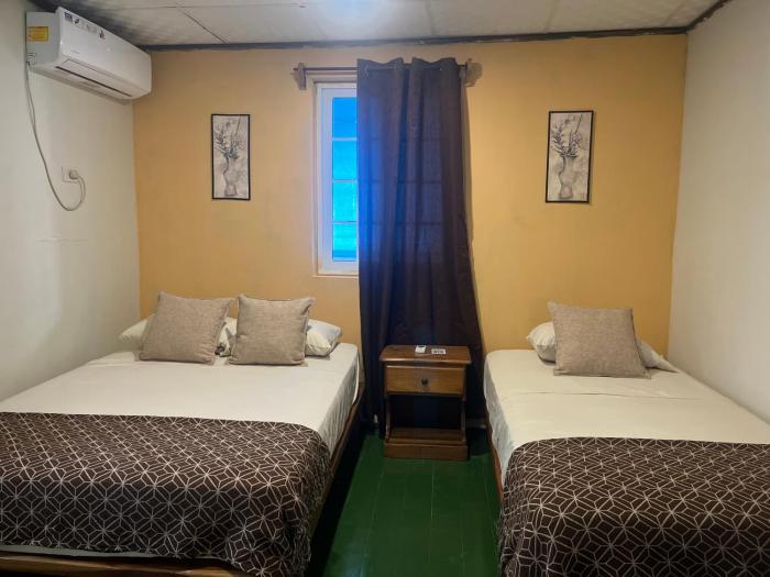 hostal cay