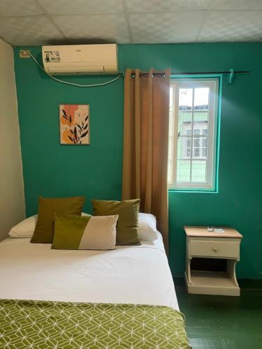 hostal cay