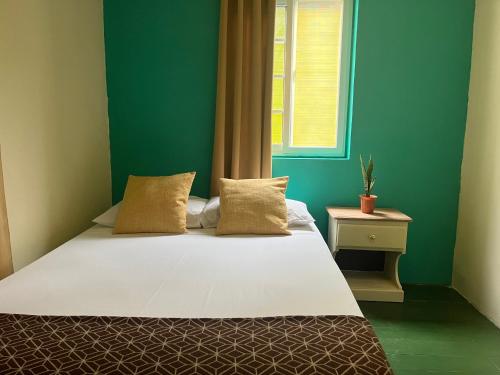 hostal cay