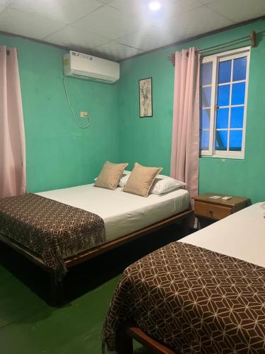 hostal cay