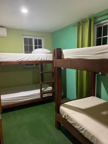 hostal cay