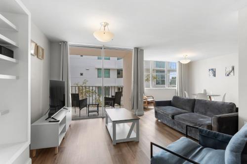 Bay Harbor Sunset Apt 3A,,2 star