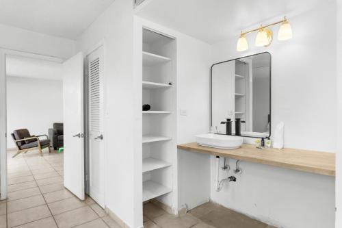 bay harbor sunset apt 3a