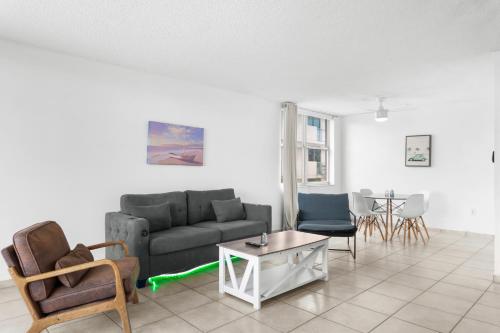 bay harbor sunset apt 3a