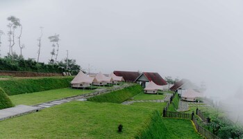 Glamping Telaga Menjer By Travelink,,2 star