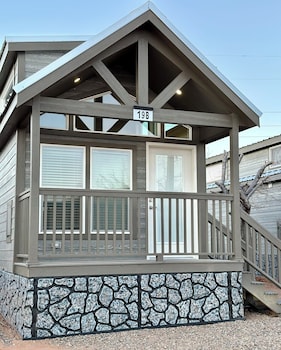 luxury tiny homes deluxe king room