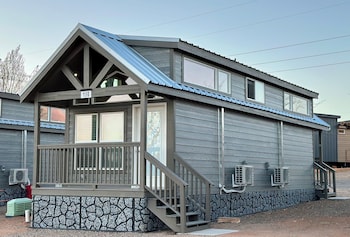 luxury tiny homes deluxe king room