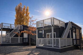 luxury tiny homes deluxe king room