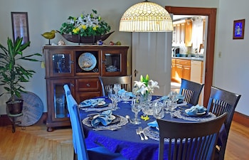 Miller House By The Bay,,2 star