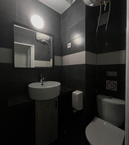 monastiraki 101 superhost hub