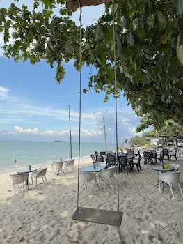 rainbow paradise beach resort by lwe