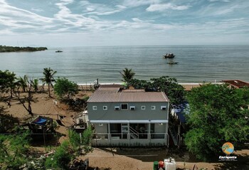 isla enriqueta private beach resort