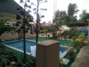 Desco Guest House 2,,4 star