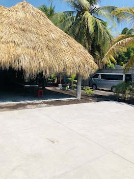 Birds House, Puerto San Jose,,2 star