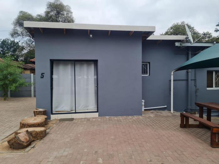shabis guest lodge