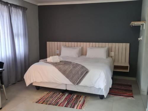 shabis guest lodge