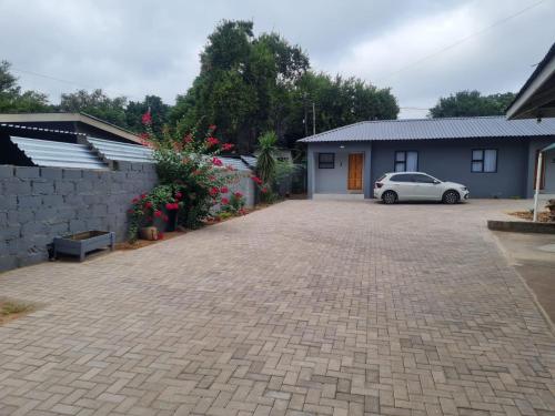 shabis guest lodge