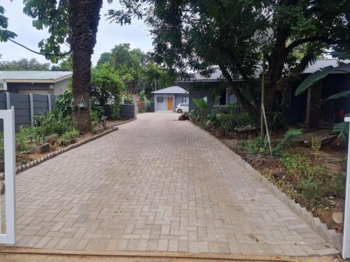 shabis guest lodge