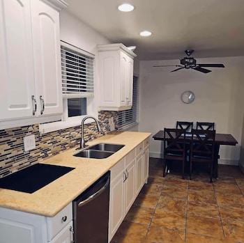 Mercer Island Escape Luxury Stay,,4 star