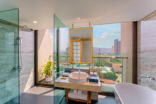 sala quy nhon beach hotel
