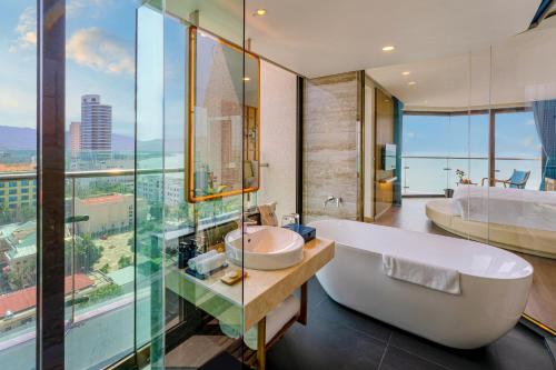 sala quy nhon beach hotel