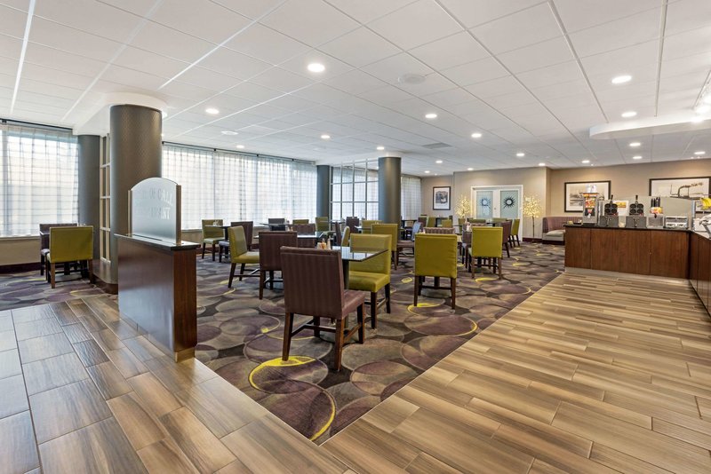 la quinta inn and suites by wyndham tacoma seattle