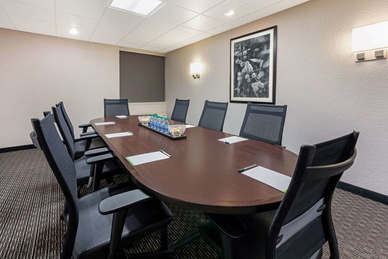 la quinta inn and suites by wyndham tacoma seattle