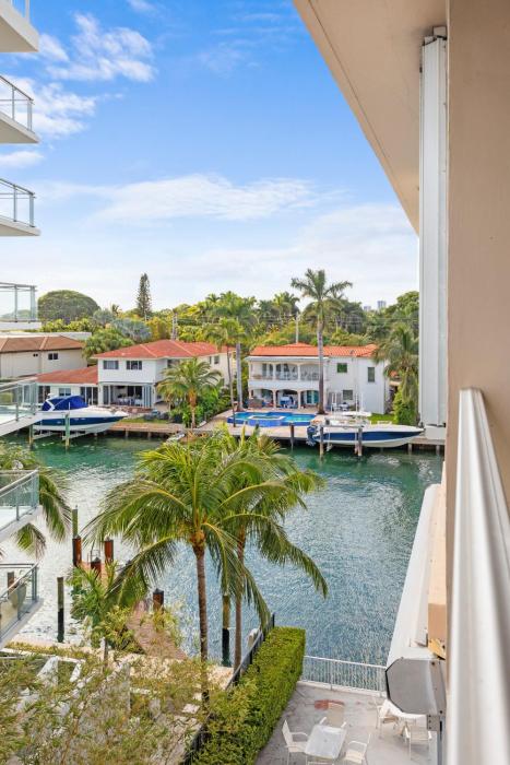 bay harbor sunset apt 5a