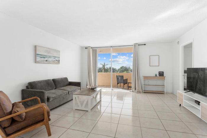 bay harbor sunset apt 5a