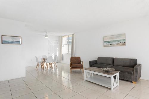 bay harbor sunset apt 5a