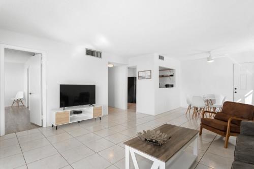 bay harbor sunset apt 5a