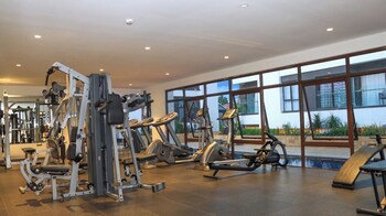 astoria 1 br with gym andpool in lavington