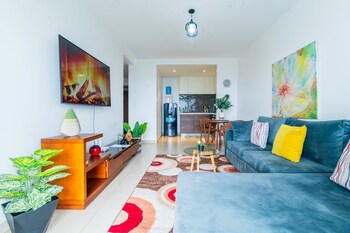 astoria 1 br with gym andpool in lavington