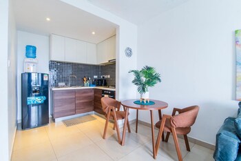Astoria 1 Br With Gym &Pool In Lavington,,3 star