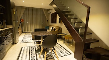 Embassy Gardens Luxury By Cozy,,4 star