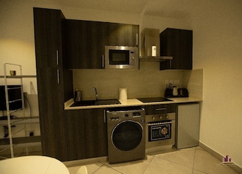 Embassy Gardens Luxury By Cozy,,4 star