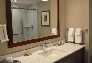 Doubletree Fallsview Resort & Spa By Hilton Niagara Falls,Ontario>>Niagara Falls,4 star