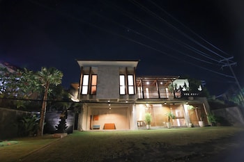 lorn villa